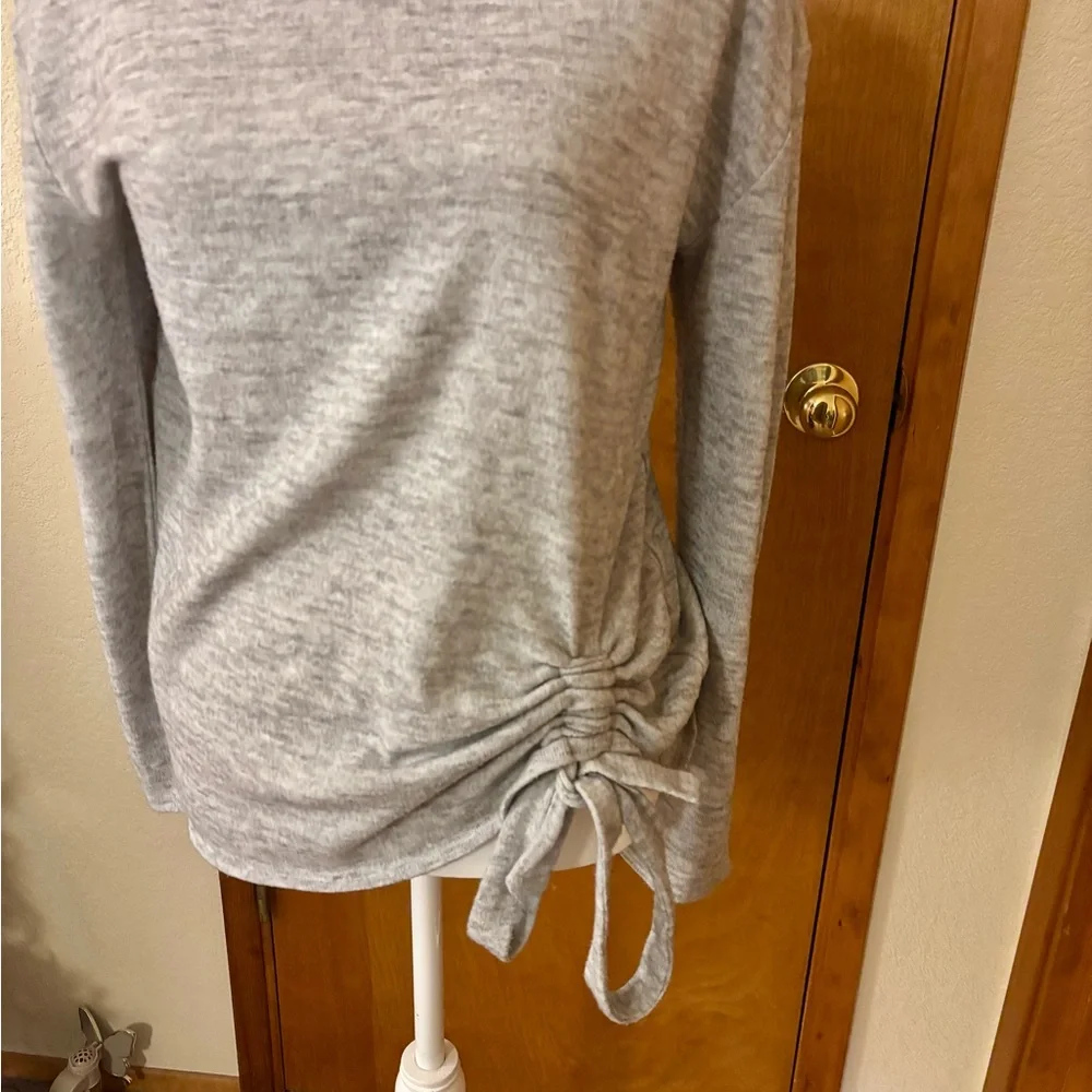 INC International Concepts Light Gray Long Sleeve Top - Picture 3 of 6